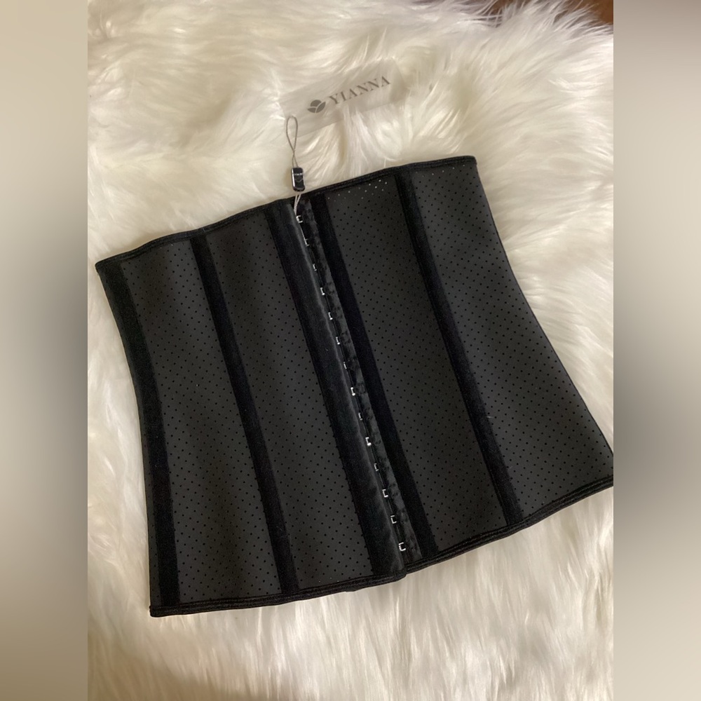 Yianna waist trainer size small black
